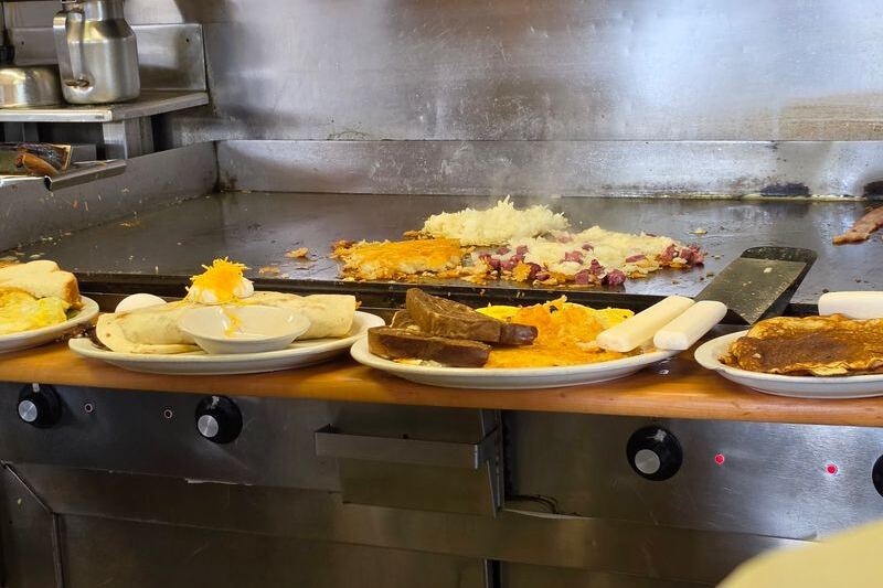 Plates Bigger Than the Pancakes’ Own Griddle Come Out of This Tiny Minnesota Diner Straight From Another Era