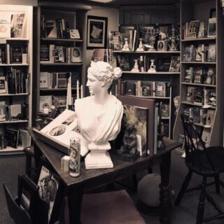 This Iowa Bookstore Has Three Floors Of Treasures And Three Resident Cats