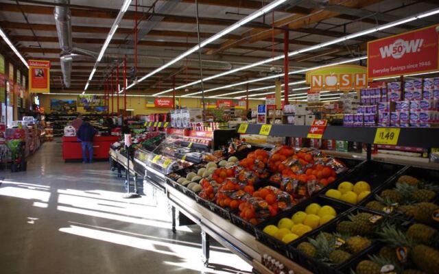 At This California Discount Grocery, Shoppers Comb the Clearance Shelves and Marvel at the Prices