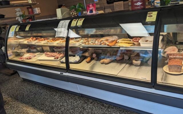 Old-World Brats And Smoked Meats Draw Shoppers To Thurn’s Butcher Shop In Columbus