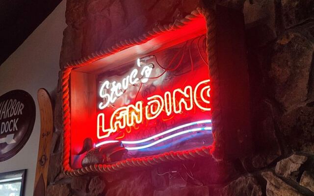 Locals Pack This Lakeside Tennessee Marina Grill For Smothered Catfish You’ll Keep Driving Back For
