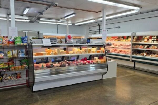 7 Small-Town Illinois Meat Markets Where House-Smoked Sausage Is Worth Packing a Cooler