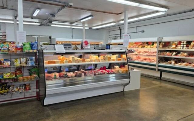 7 Small-Town Illinois Meat Markets Where House-Smoked Sausage Is Worth Packing a Cooler
