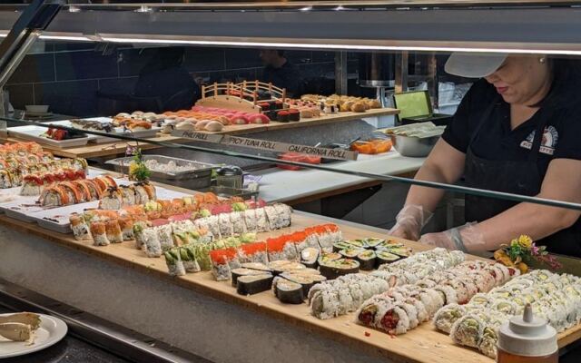 This Arizona Buffet Keeps the Hot Snow Crab and Jumbo Sushi Coming Without Draining Your Wallet