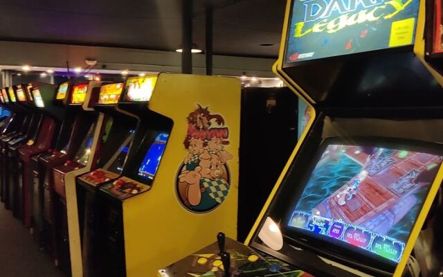 This Retro Arcade In Illinois Has Become A Weekend Pilgrimage For Pinball Fans