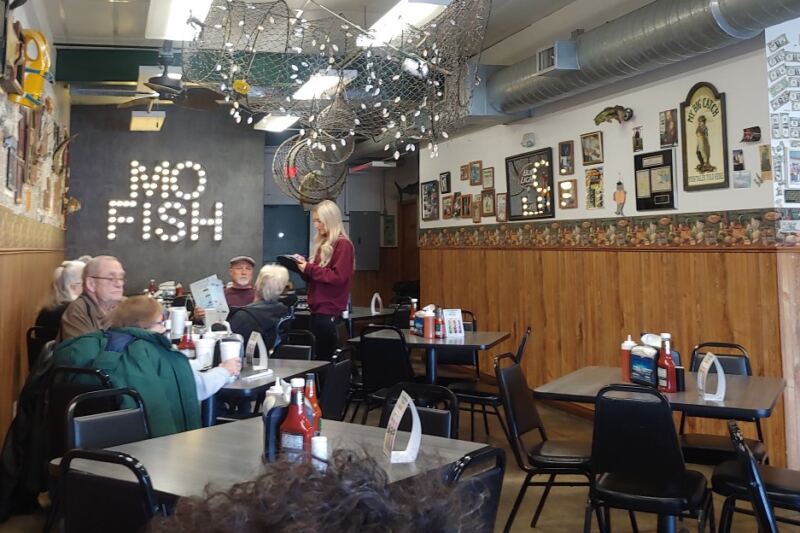 This Iowa Fish Joint Still Serves Old-School Fried Carp Ribs