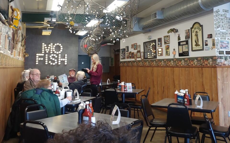 This Iowa Fish Joint Still Serves Old-School Fried Carp Ribs