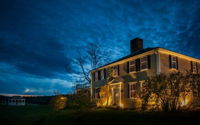 Paul Revere Once Stopped at This Massachusetts Inn, and You Still Eat Dinner Beside Its 1700s Hearths