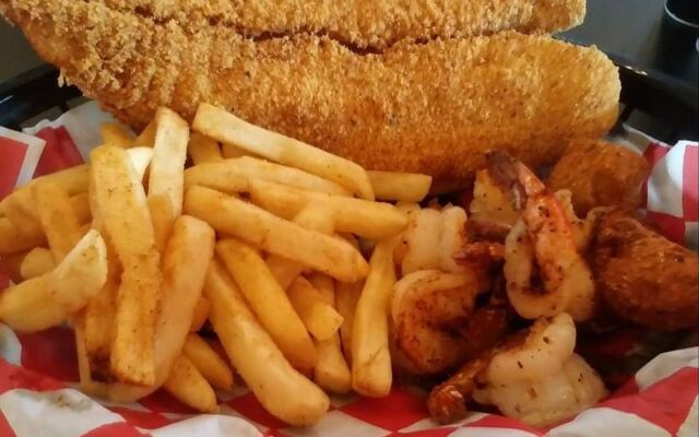 Ranking 11 Outstanding Texas Gulf Coast Seafood Restaurants That Are Actually Worth the Drive