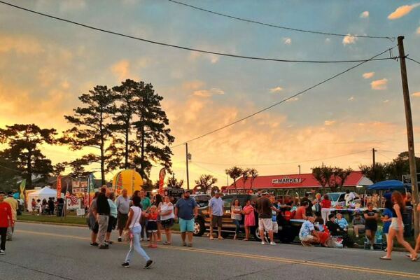 An Afternoon Slips Away in This Small North Carolina River Town With a Walkable Downtown
