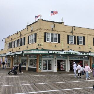 Shriver’s in Ocean City, New Jersey, Still Makes Saltwater Taffy Behind the Glass