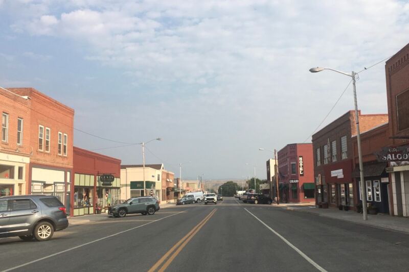 12 Tiny American Towns Where A-List Celebrities Quietly Live