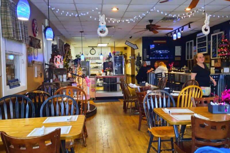 This Delaware Cafe Is Known for Big Breakfasts and Crab Cakes
