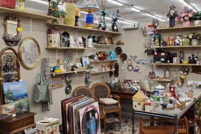 This Tennessee Flea Market Is A Treasure Hunter’s Paradise So Huge You’ll Want Hours To Explore It