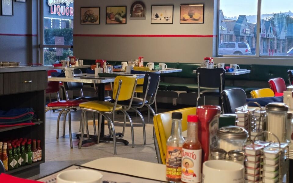 This Old-School Nevada Diner Still Refuses To Accept Credit Cards