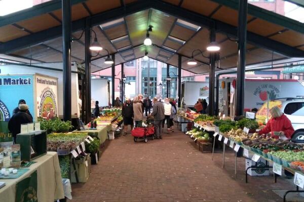 Minnesota Shoppers Swear This Farmers Market Sells Fresh Produce for Half the Supermarket Price