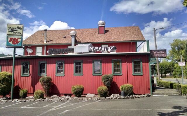 This Old-School Oregon Tavern Serves a Jumbo Burger Locals Dare You to Finish