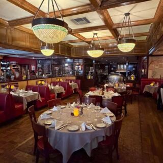 This 1940s California Steakhouse Spins Your Salad Tableside, Then Carves Prime Rib Worth The Drive