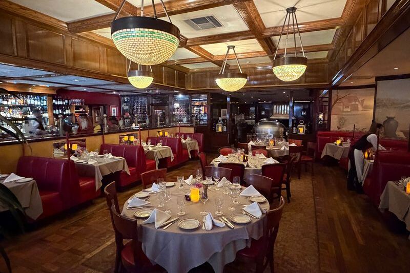 This 1940s California Steakhouse Spins Your Salad Tableside, Then Carves Prime Rib Worth The Drive
