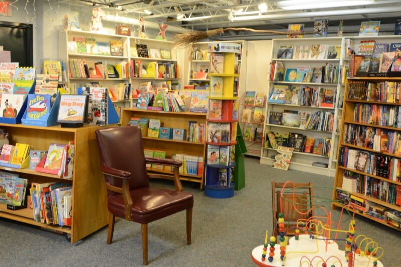This Iowa Bookstore Lets You Sip Coffee Where Famous Poets Once Gathered