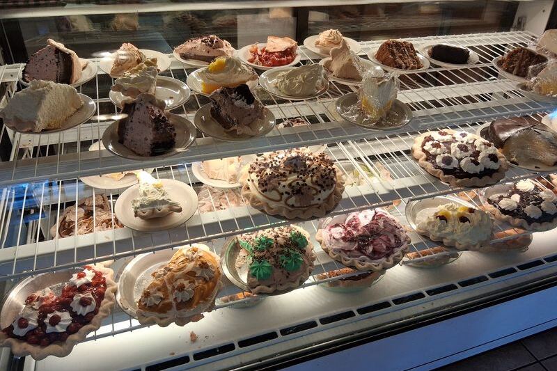 Along Route 66, This Small-Town Arizona Diner Serves Homemade Cream Pies And Chicken-Fried Steak