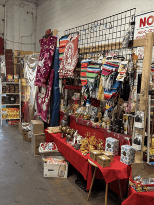 Your Saturday Morning Disappears Fast Inside Chicago’s Oldest Flea Market Full Of Treasures You Never Knew You Needed