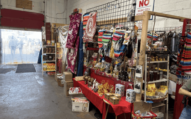 Your Saturday Morning Disappears Fast Inside Chicago’s Oldest Flea Market Full Of Treasures You Never Knew You Needed
