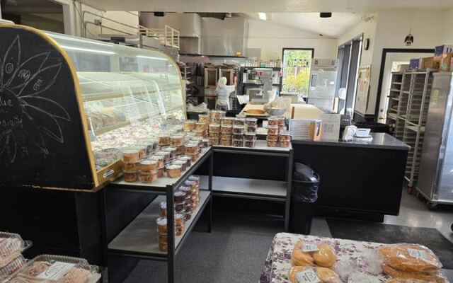 This Family-Run Washington Bakery Bakes Sourdough, Pies, And Cookies That Road-Trippers Always Stop For