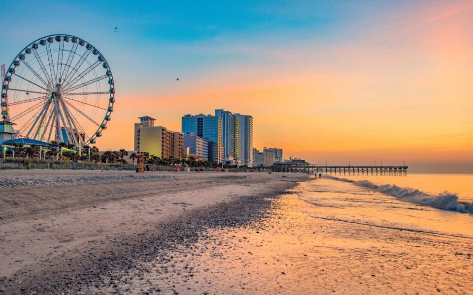 10 East Coast Beach Towns Perfect for Crisp Fall Weekends