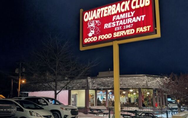 Broasted Chicken And Burgers Have Fed This Northfield Family Restaurant’s Fans Since 1967