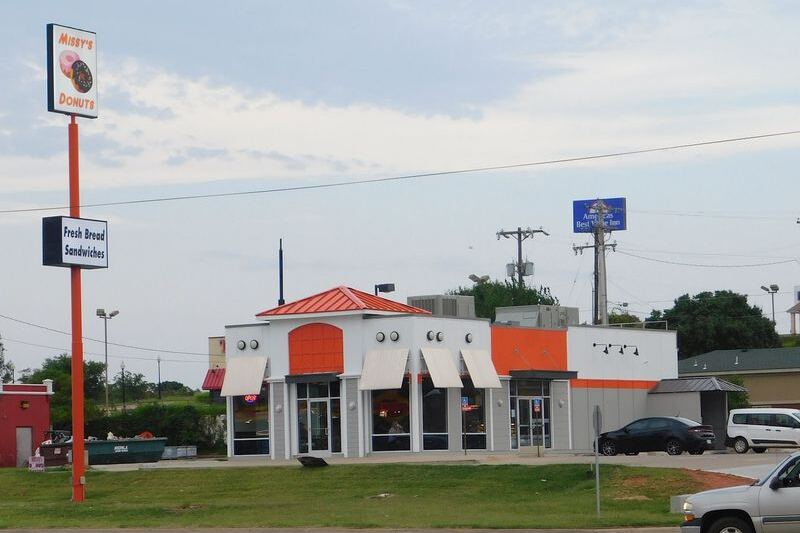 The Sign Is Faded, But There’s Usually A Line At This Oklahoma Donut Shop