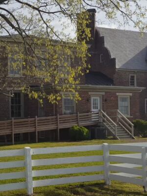 This Virginia Castle Is Actually A 361-Year-Old House With A Rebellious Past