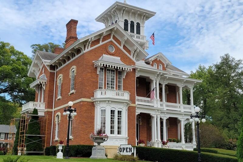 This 1850s Galena, Illinois Mansion Still Holds The Stories Of The Families Who Lived There