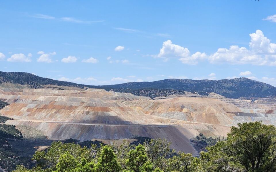 This Nevada Hill Lets You Hunt For Ruby-Red Garnets And Keep What You Find Bureau of Land Management