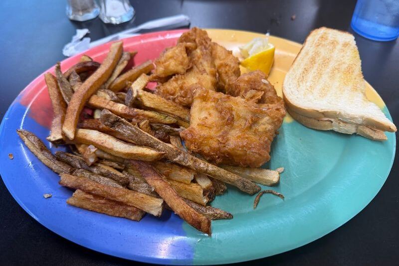 This Oregon Diner Piles Up Massive Burgers, Sky-High Pancakes, and Fresh Seafood All Day