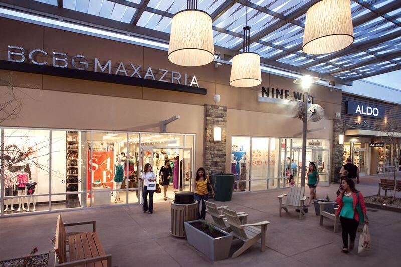 This Arizona Outlet Mall Packs Nike, Puma, and Converse Outlets Along Shaded Open-Air Walkways