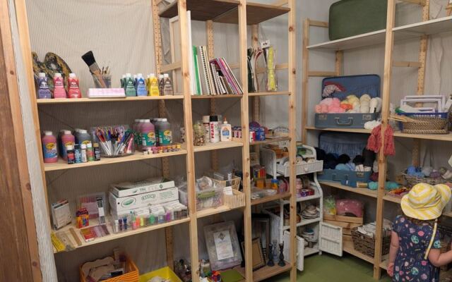 This New Jersey Art Shop Is a Pay-What-You-Can Treasure Hunt for Donated Supplies