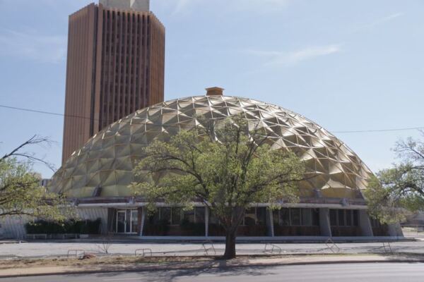 This Golden 1958 Dome on Oklahoma City’s Route 66 Still Looks Like a Spaceship That Never Took Off