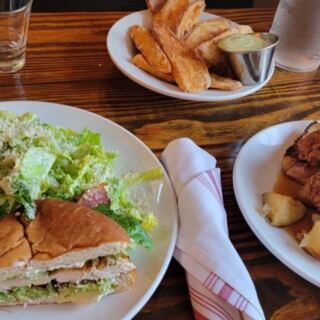 Right on Rhode Island’s Post Road, a Farm-to-Fork Favorite Is Where Road-Trippers Stop to Refuel
