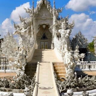 15 Fascinating Facts About the White Temple That Make It Unlike Any Other