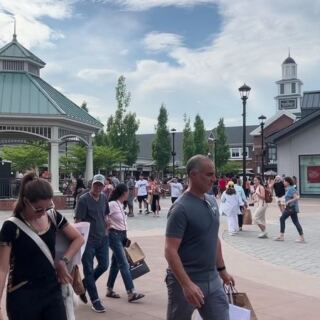 Woodbury Common Is Where a Quick Sneaker Stop Becomes a Day of Designer Deals and Food Hall Treats