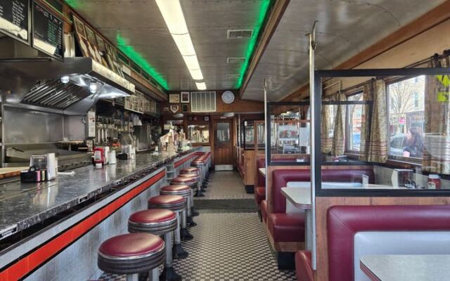 7 New Jersey Breakfast Counters That Put Pork Roll in Your Sandwich
