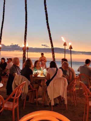 This Hawaii Beachfront Restaurant Lets You Dine With Your Toes In The Sand