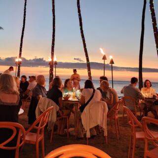 This Hawaii Beachfront Restaurant Lets You Dine With Your Toes In The Sand