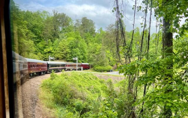 This Sweet North Carolina Small Town Shows How Slow Living Feels Like a Getaway