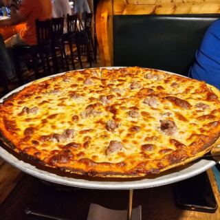A Tiny New Jersey Cabin Serves Pizza That Rivals the State’s Big Names