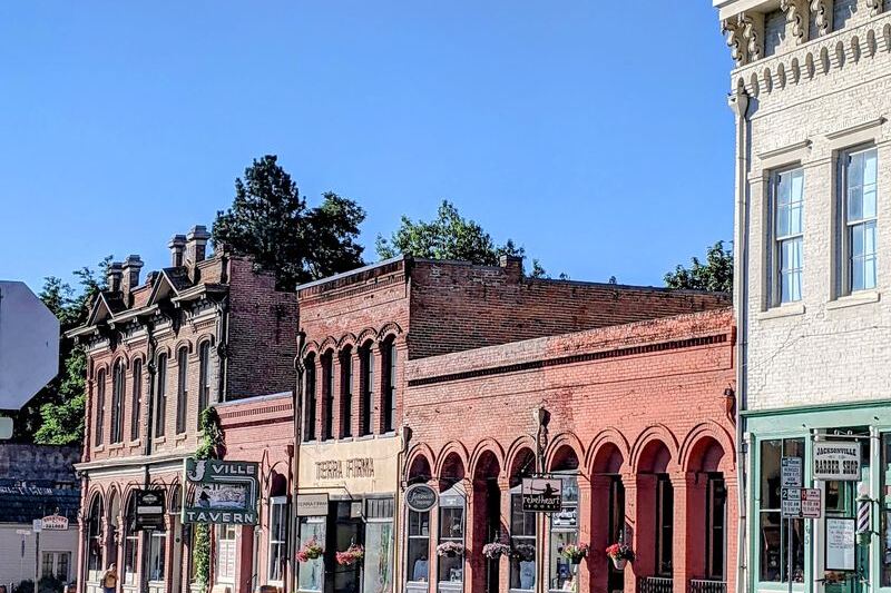 A Tiny Oregon Gold Rush Town Where Old Storefronts Still Hide Boutiques and Bakeries