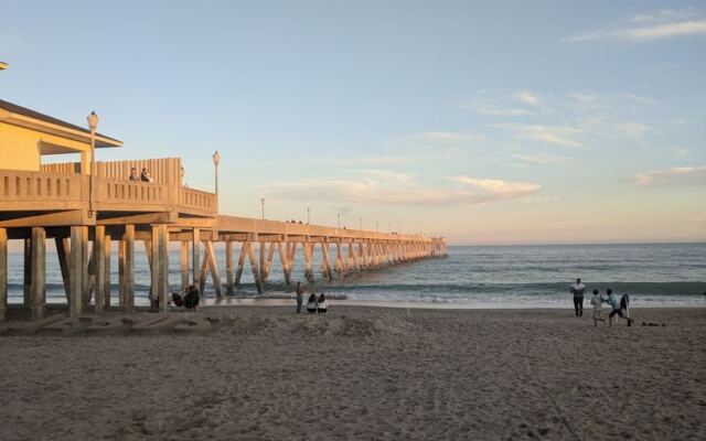An Entrance to the Sand Every Few Hundred Yards Makes This North Carolina Surf Town a Beach Lover’s Dream