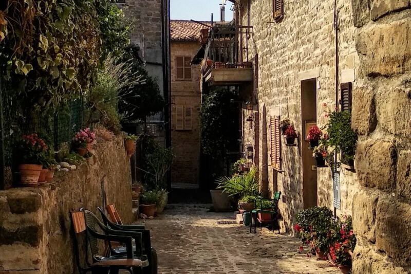 13 Stunning Italian Small Towns That Most Tourists Overlook