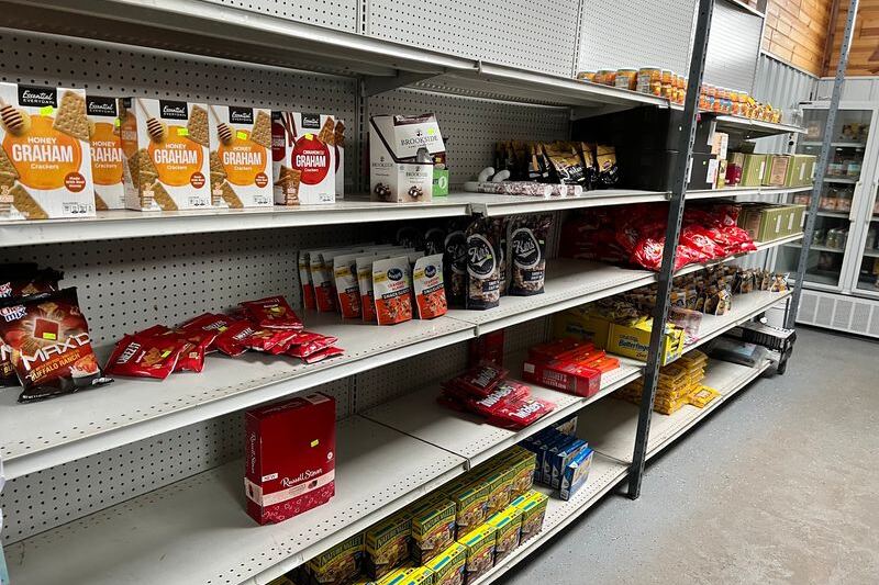 Lantern Light and Wagons Full of Bargains Await at This Off-Grid Minnesota Amish Market Under $25